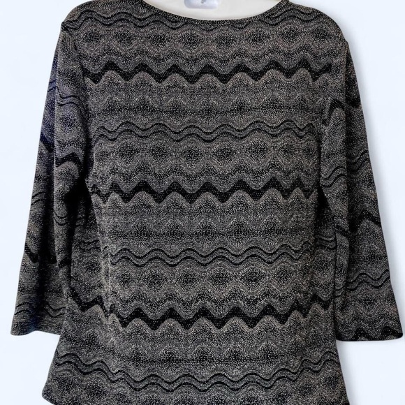 Women's Grey Black Winged Sweater with Button Detail 2X - Picture 6 of 6